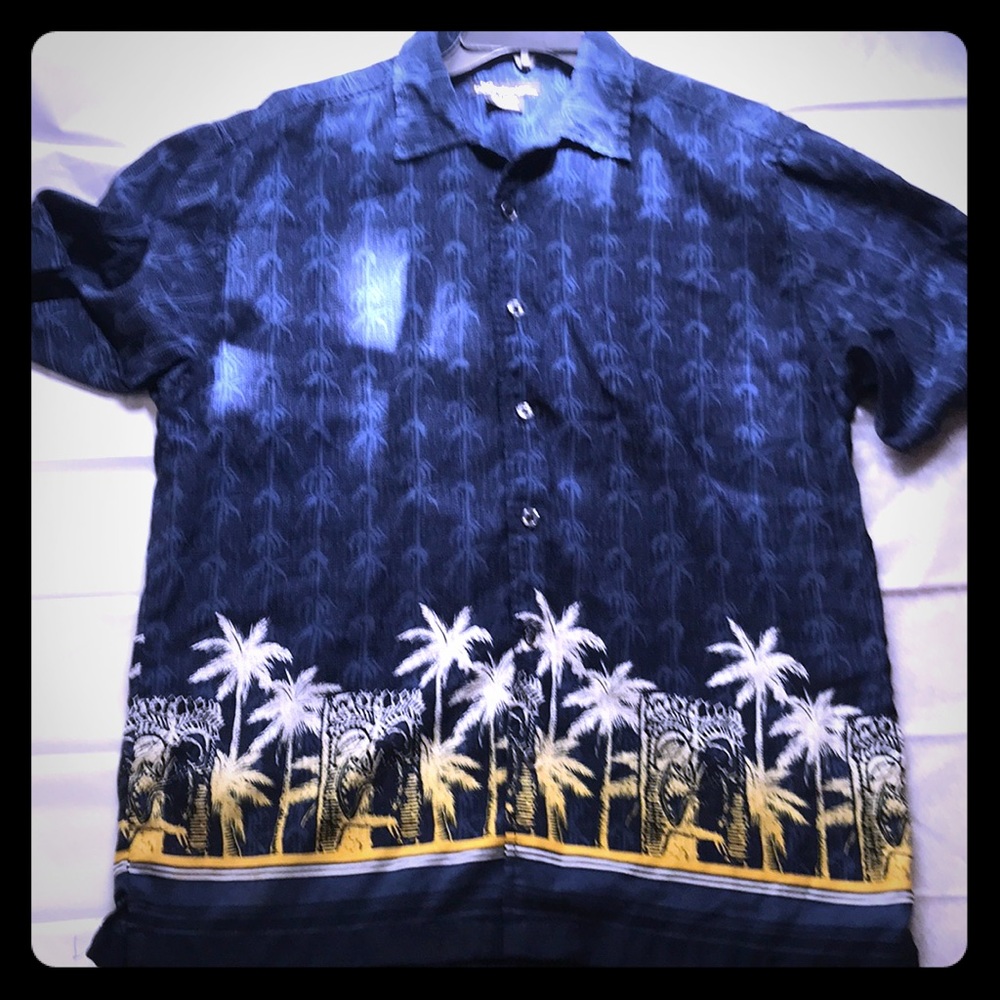 Men’s Size Medium Silk Type Shirt Nice❤️